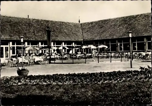 Ak Meißen an der Elbe, HO Gaststätte Aktivist, Terrasse