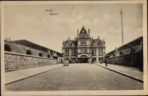Ak Neuss am Rhein, Bahnhof