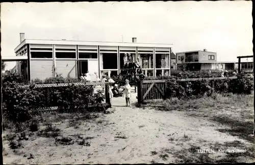 Ak Lutten Overijssel, Kleuterschool