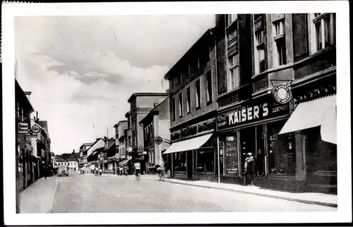 Foto Ak Bergen Enkheim Frankfurt am Main, Straßenansicht, Kaiser's Geschäft