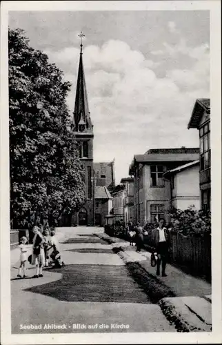 Ak Ostseebad Ahlbeck Heringsdorf auf Usedom, Blick auf die Kirche