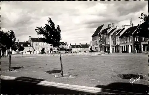 Ak Trévières Calvados, Place de la Halle, Rue Octave Mirabeau