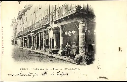 Ak Millau Aveyron, Colonnade de la Place de l'Hotel de Ville