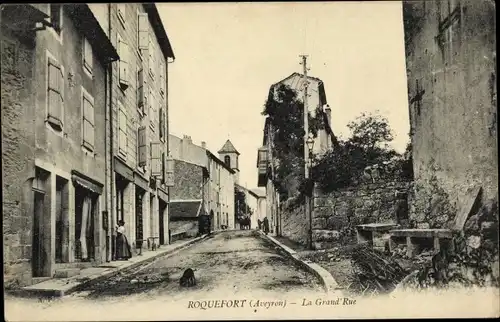 Ak Roquefort Aveyron, La Grande Rue