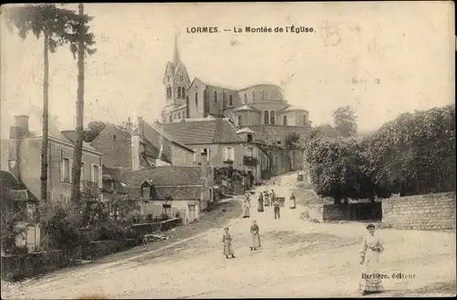 Ak Lormes Nièvre, La Montee de l'Eglise