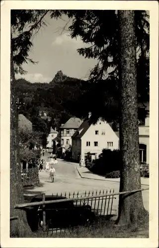 Ak Oybin in der Oberlausitz, Blick zum Scharfenstein