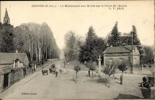 Ak Gennes Maine et Loire, Le Monument aux Morts sur la Place de l'Etoile