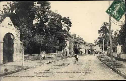 Ak Troarn Calvados, Porte de l'Hospice et Entree du Bourg