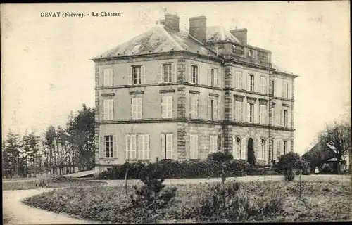 Ak Devay Nièvre, Le Chateau