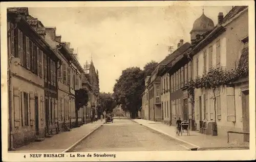 Ak Neuf Brisach Neubreisach Elsass Haut Rhin, La Rue de Strasbourg