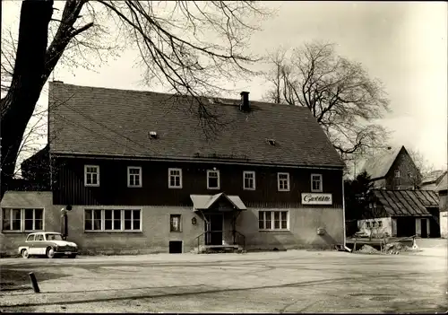 Ak Hermsdorf im Osterzgebirge, Gaststätte, Straßenpartie