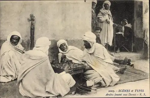 Ak Scenes et Types, Arabes jouant aux Dames