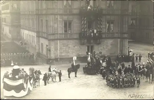 Foto Ak Carl Eduard Sachsen Coburg Gotha, Viktoria Adelheid von Schleswig-Holstein, Hochzeit 1905