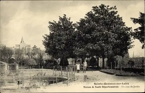 Ak Sainte Gemmes Maine et Loire, Maison de Sante Departementale, Un coin de Jardin