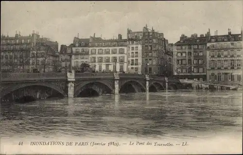 Ak Paris IV, Le Pont des Tournelles, Inondations 1910