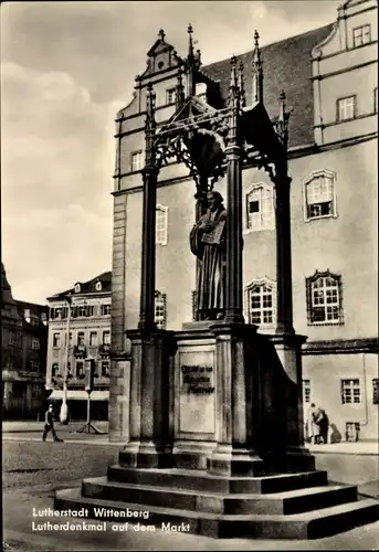 Ak Lutherstadt Wittenberg, Lutherdenkmal auf dem Markt