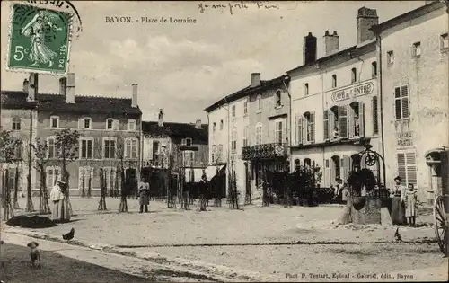 Ak Bayon Meurthe et Moselle, Place de Lorraine, Cafe du Centre