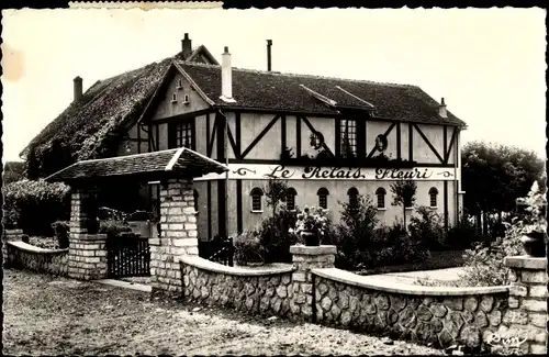 Ak Pouilly sur Loire Nièvre, Le Relais Fleuri, Au milieu des Vignes et des Fleurs