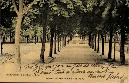 Ak Nevers Nièvre, Promenade, Le Parc