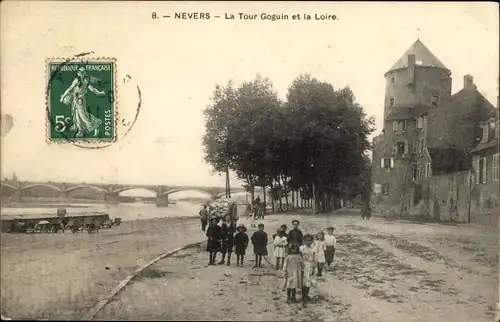 Ak Nevers Nièvre, La Tour Goguin et la Loire