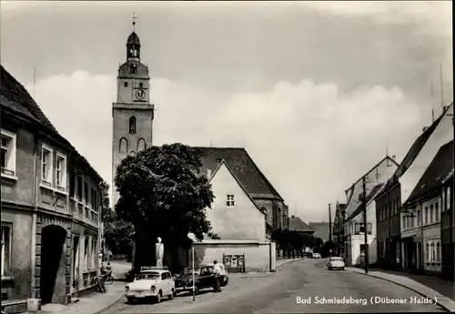Ak Bad Schmiedeberg in der Dübener Heide, Straßenpartie, Autos