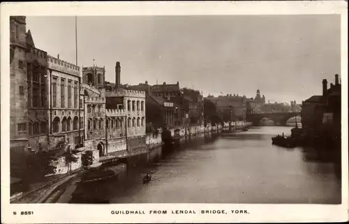 Ak York Yorkshire, Guildhall from Lendal Bridge