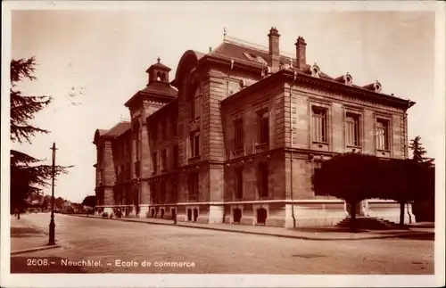 Ak Neuchâtel Kanton Neuenburg, École de commerce