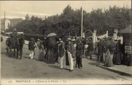 Ak Trouville Calvados, L'Entree de la Pelouse