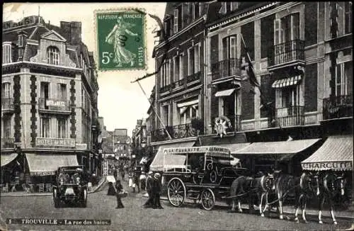 Ak Trouville sur Mer Calvados, La rue des bains