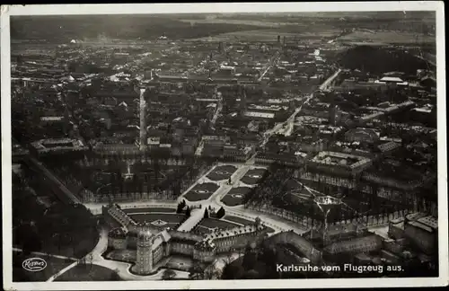 Ak Karlsruhe in Baden Württemberg, Fliegeraufnahme der Stadt, Schloss