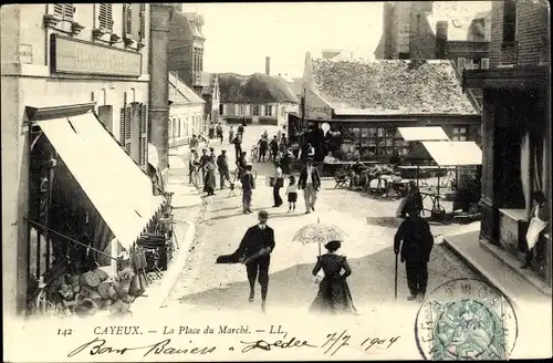 Ak Cayeux Somme, La Place du Marché, Des Passants, Epicerie