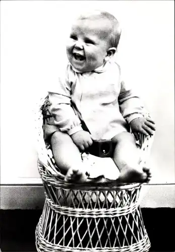 Ak Prinz Willem Alexander der Niederlande als Kleinkind, Erster Geburtstag