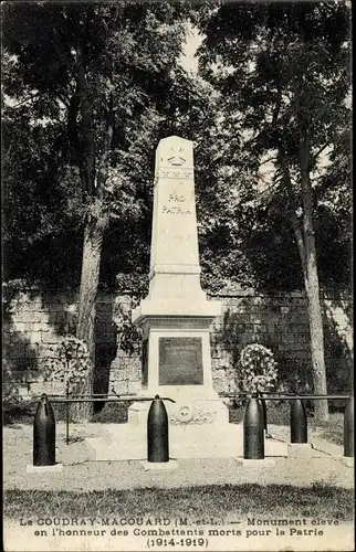 Ak Coudray Macouard Maine-et-Loire, Monument eleve an l'honneur des Combattants