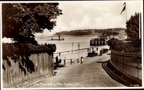 Ak Cowes Isle of Wight England, The Parade, Pier