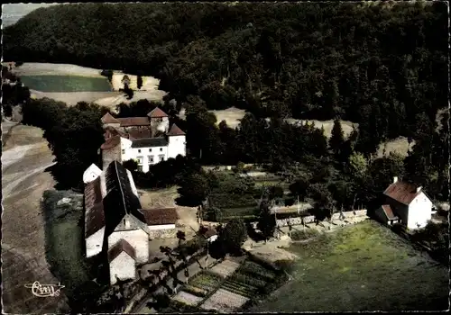 Ak Neussargues Cantal, Vue aerienne, Le Chateau et la ferme de Celles