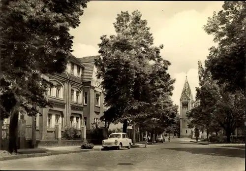 Ak Torgau an der Elbe, Karl Marx Platz, Trabant, Kirche