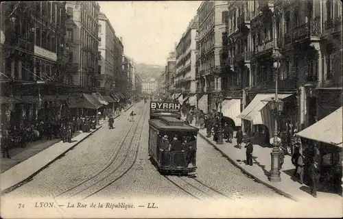 Ak Lyon Rhône, La Rue de la Republique, Tramway