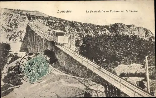 Ak Lourdes Hautes Pyrénées, Le Funiculaire, Voiture sur le Viaduc