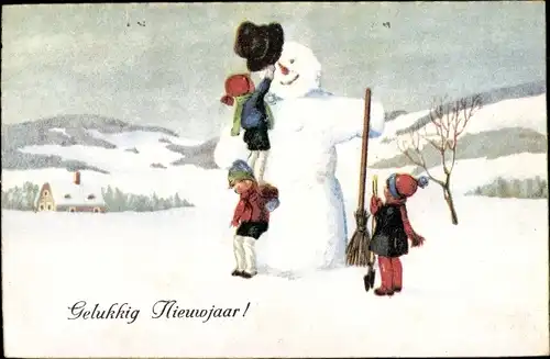 Ak Glückwunsch Neujahr, Kinder bauen einen Schneemann