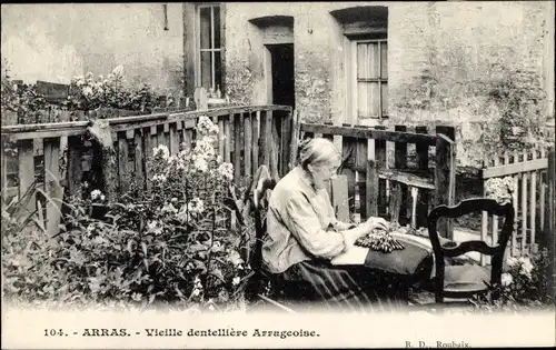 Ak Arras Pas de Calais, Vieille dentelliere Arrageoise