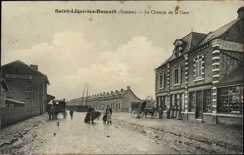 Ak Saint Léger les Domart Somme, Le Chemin de la Gare