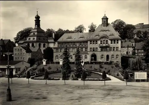 Ak Klingenthal im Vogtland Sachsen, Platz der Einheit mit Rathaus und Kirche