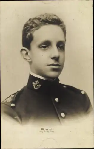 Ak König Alfons XIII von Spanien, Portrait in Uniform