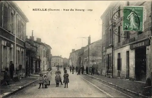 Ak Ruelle sur la Touvre Charente, Rue du Bourg, Epicerie