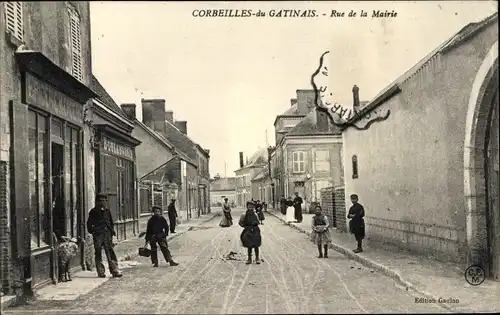 Ak Corbeilles du Gatinais Loiret, Rue de la Mairie