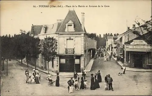 Ak Fouras Charente Maritime, Place de la Mairie, Avenue de la Gare