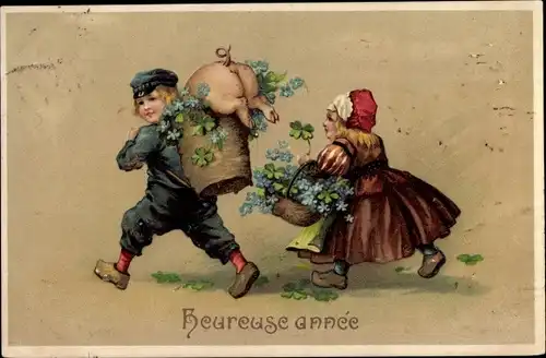 Ak Glückwunsch Neujahr, Junge trägt Schwein, Klee, Vergissmeinnicht