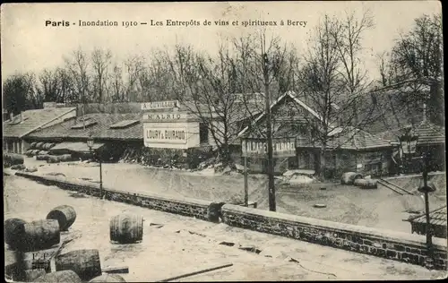 Ak Paris XII., Inondations 1910, les Entrepots de vins et spiritueux a Bercy
