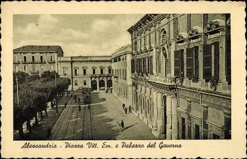 Ak Alessandria Piemonte, Piazza Vitt. Em. e Palazzo del Governo