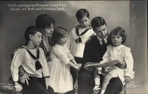 Ak Schwedisches Kronprinzenpaar, Gustaf Adolf und Margaret Connaught mit Kindern